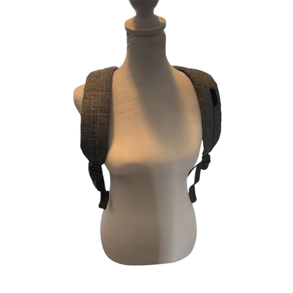 Herschel Classic Backpack , Gray Crosshatch, Preowned - Picture 2 of 6